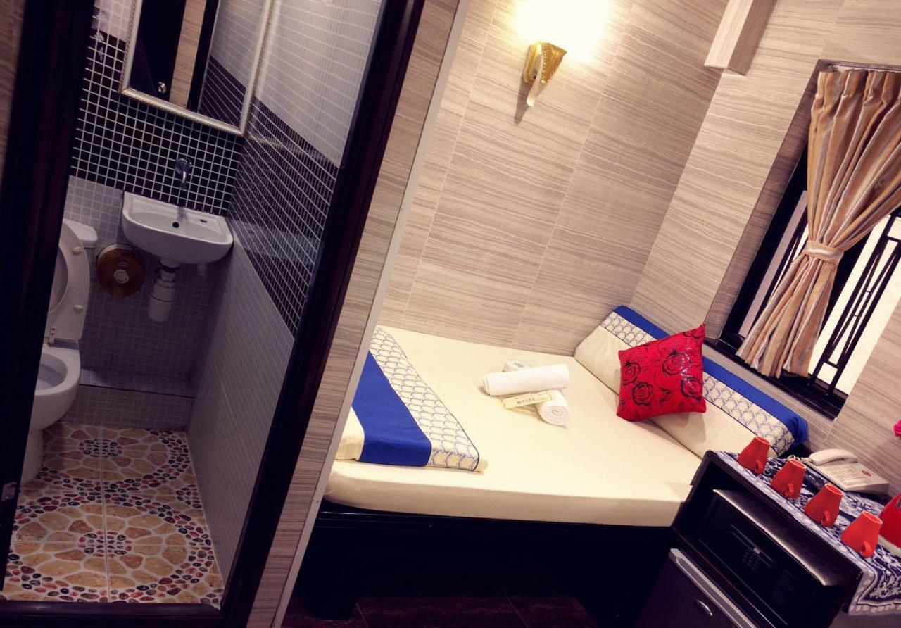 Dhillon Hotel -Paris Guest House Reception 10Th Floor Block E Hong Kong Exterior photo